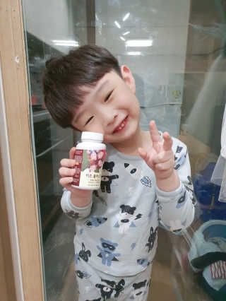 비타맘 키즈플러스업 성장기 어린이 멀티비타민미네랄 120정 — 3.5점을 준 리뷰어가 2020년 2월 올린 사용 사진