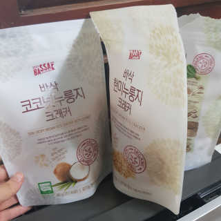 BASSAK 바삭 유기농 현미 누룽지 크래커 3종 — 4점을 준 리뷰어가 2019년 11월 올린 사용 사진