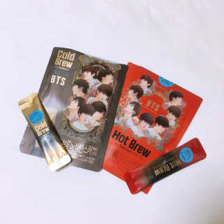 한국야쿠르트 콜드브루, 핫브루 액상스틱 BTS 일러스트 — 5점을 준 리뷰어가 2018년 11월 올린 사용 사진
