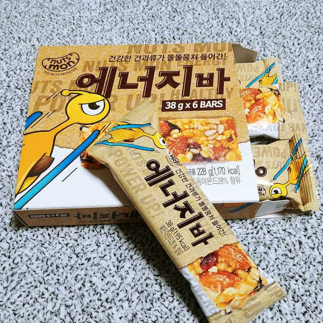 견과가 똘똘 뭉쳐들어간 넛츠몬 에너지바 1BOX 6개입 리뷰 사진
