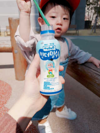 남양유업 [ 아인슈타인 ] 머리가 마시는 아인슈타인 킨더밀쉬 — 5점을 준 리뷰어가 2020년 3월 올린 사용 사진
