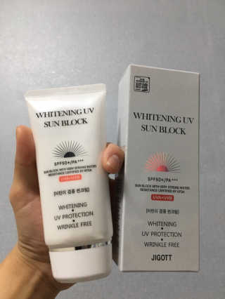 지고트 화이트닝 유브이 썬블럭 크림 70ml,1+1 — 5점을 준 리뷰어가 2019년 5월 올린 사용 사진