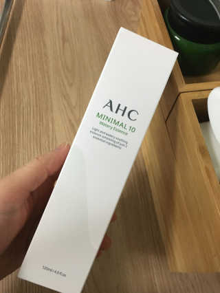 AHC 에이 에이치 씨 미니멀 10 워터리 에센스 — 4.33점을 준 리뷰어가 2018년 12월 올린 사용 사진