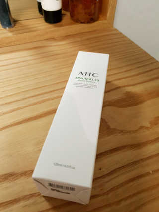 AHC 에이 에이치 씨 미니멀 10 워터리 에센스 — 4.17점을 준 리뷰어가 2018년 12월 올린 사용 사진