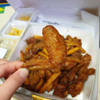 네네치킨 소이크런치윙봉 — 5점을 준 리뷰어가 2020년 4월 올린 사용 사진