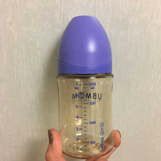 유비맘 PPSU 젖병 노꼭지_200ml_컬러 랜덤 발송 — 1점을 준 리뷰어가 2020년 1월 올린 사용 사진