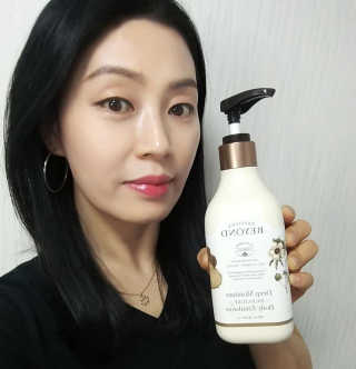 비욘드 딥 모이스처 시그니처   바디 에멀전 — 5점을 준 리뷰어가 2019년 4월 올린 사용 사진