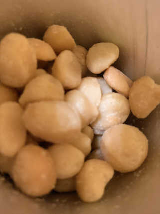 마우나로아 드라이 씨솔트 마카다미아 캔 127G — 5점을 준 리뷰어가 2019년 10월 올린 사용 사진