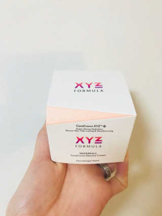 XYZ FORMULA 워터폴 라인 세라크라운 메모리 크림 — 4.83점을 준 리뷰어가 2018년 2월 올린 사용 사진