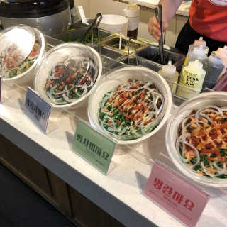 비비다; 낙지 [비비다;낙지 현백 판교점] 낙지 비빔밥 4개 中 택2 — 5점을 준 리뷰어가 2018년 8월 올린 사용 사진