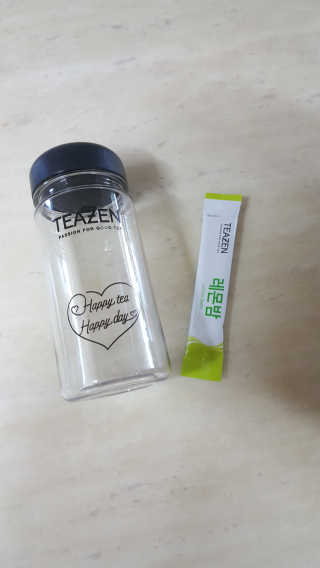 티젠 레몬밤 + 마이보틀 — 5점을 준 리뷰어가 2018년 7월 올린 사용 사진