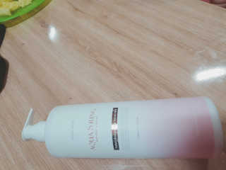 아쿠아큐링 아쿠아S링 퓨어리프레싱 헤어케어 500ml — 5점을 준 리뷰어가 2018년 7월 올린 사용 사진