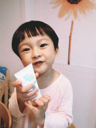 수밤키즈보습크림 45ml 1개 + 헤드투토바디워시 샘플 — 3.5점을 준 리뷰어가 2019년 11월 올린 사용 사진