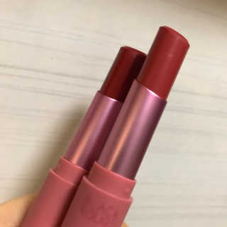 [블랙루즈] 로즈 벨벳 립스틱 택1+랜덤1 — 5점을 준 리뷰어가 2019년 1월 올린 사용 사진