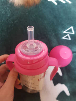 유비맘 샘방지 PPSU 빨대컵_컬러 랜덤 발송 — 4점을 준 리뷰어가 2020년 2월 올린 사용 사진
