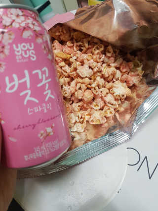 GS25 벚꽃 팝콘 + 벚꽃스파클링 + 벚꽃 청포도 에이드 — 5점을 준 리뷰어가 2018년 3월 올린 사용 사진