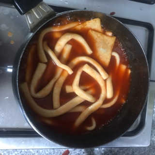 두번째 국떡 국가대표 떡볶이 1팩 + 영미칩 2봉 증정 — 5점을 준 리뷰어가 2019년 2월 올린 사용 사진