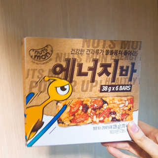 견과가 똘똘 뭉쳐들어간 넛츠몬 에너지바 1BOX 6개입 — 5점을 준 리뷰어가 2018년 1월 올린 사용 사진