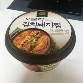GS25 YOU US  오모리김치돼지찜 — 4.17점을 준 리뷰어가 2018년 3월 올린 사용 사진