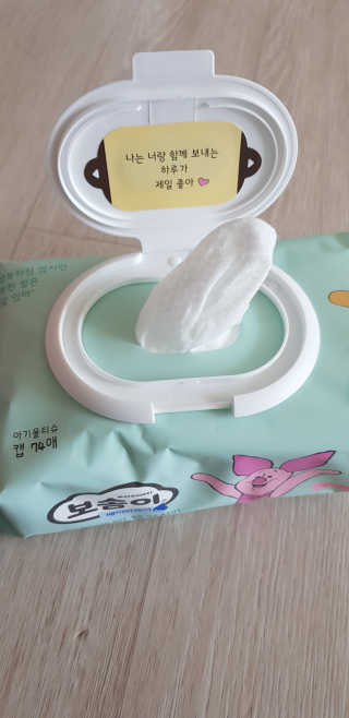 보솜이 아기물티슈 베이비케어 푸에디션 캡 74매 10입 — 5점을 준 리뷰어가 2019년 4월 올린 사용 사진