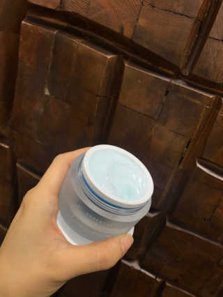 포렌코즈 아쿠아 커넥션 크림 — 5점을 준 리뷰어가 2017년 8월 올린 사용 사진