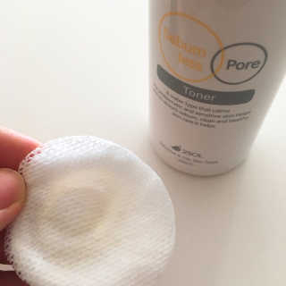이솔화장품 이솔 세범 리스 포어 토너 200ml — 4.67점을 준 리뷰어가 2018년 8월 올린 사용 사진