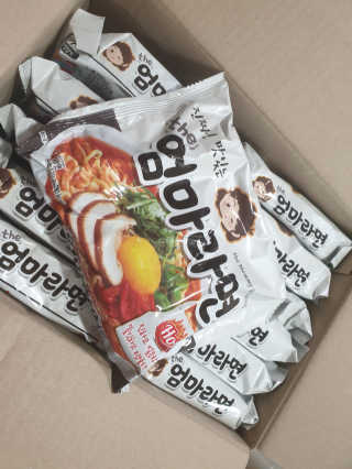 라면 그대로가 제일 맛있는 더엄마라면 — 5점을 준 리뷰어가 2019년 9월 올린 사용 사진