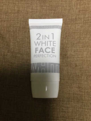 피움 스킨바리스타 2in1 화이트 페이스 퍼펙션 50ml — 2.67점을 준 리뷰어가 2018년 10월 올린 사용 사진