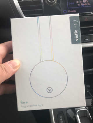 Vistic Car Air Freshener - Fara — 5점을 준 리뷰어가 2018년 7월 올린 사용 사진