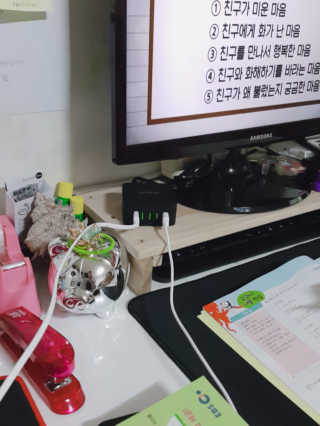 아이오티코리아 아이오티 5포트 USB 멀티 충전기 — 5점을 준 리뷰어가 2019년 2월 올린 사용 사진