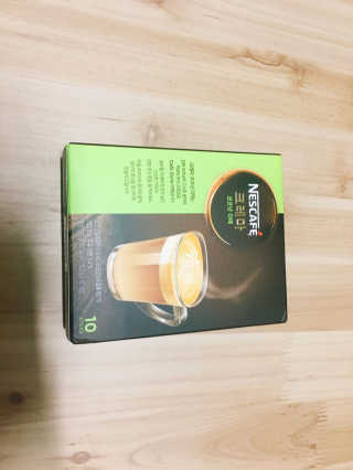 네스카페 코리아 네스카페 크레마 코코넛라떼 — 4.33점을 준 리뷰어가 2018년 1월 올린 사용 사진