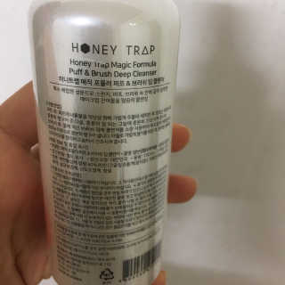 Honey Trap 멀티앵글드파운데이션 브러쉬+매직 퍼프,브러쉬클렌저 — 4.25점을 준 리뷰어가 2018년 1월 올린 사용 사진