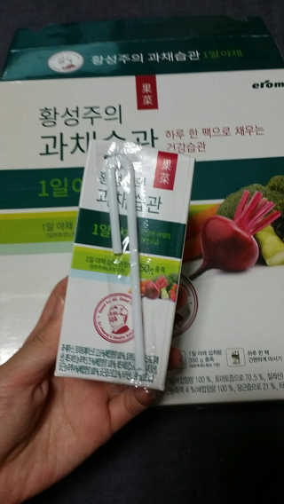 이롬 황성주의 과채습관 1일 야채 과일 주스 랜덤 세트 — 5점을 준 리뷰어가 2018년 7월 올린 사용 사진