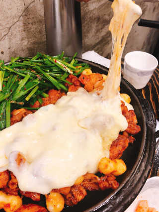 고향원조숯불닭갈비 [고향산천원조숯불닭갈비] 뼈없는 숯불닭갈비 2인세트 — 5점을 준 리뷰어가 2018년 10월 올린 사용 사진