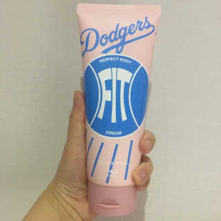MLB COSMETICS [MLB PLAY] 퍼펙트 바디핏 크림 200ml — 5점을 준 리뷰어가 2019년 11월 올린 사용 사진