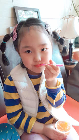 데르뜨 떠먹는 과일 3종, 짜먹는 과일 2종 총 10개 체험 — 5점을 준 리뷰어가 2020년 3월 올린 사용 사진