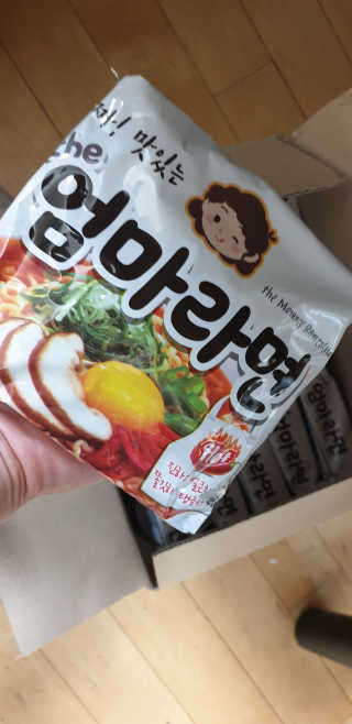 라면 그대로가 제일 맛있는 더엄마라면 — 5점을 준 리뷰어가 2019년 9월 올린 사용 사진
