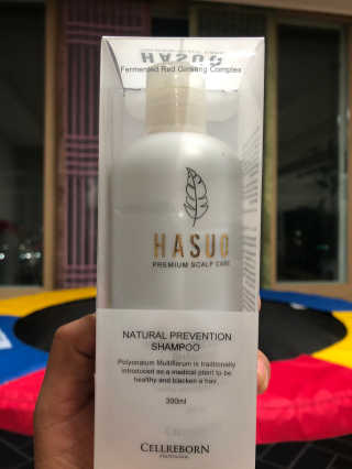 셀리본 하수오 내츄럴 프리벤션 탈모관리 샴푸 300ml — 5점을 준 리뷰어가 2019년 11월 올린 사용 사진