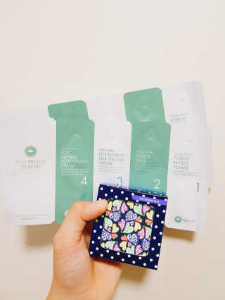 수피요 통동 팔공검 NO SEBUM POWDER PACT — 5점을 준 리뷰어가 2018년 6월 올린 사용 사진