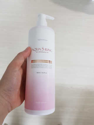 아쿠아큐링 아쿠아S링 퓨어리프레싱 헤어케어 500ml — 5점을 준 리뷰어가 2018년 7월 올린 사용 사진