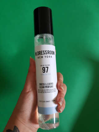 더블유드레스룸 드레스퍼퓸 150ml — 1.67점을 준 리뷰어가 2018년 6월 올린 사용 사진