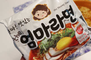 라면 그대로가 제일 맛있는 더엄마라면 — 3점을 준 리뷰어가 2019년 6월 올린 사용 사진
