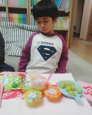 데르뜨 떠먹는 과일 3종, 짜먹는 과일 2종 총 10개 체험 — 5점을 준 리뷰어가 2020년 3월 올린 사용 사진