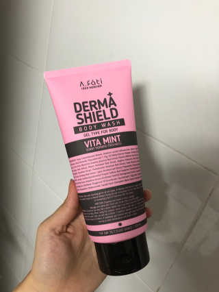 어파티 더마실드 바디워시 비타민트 300ml — 3.83점을 준 리뷰어가 2018년 5월 올린 사용 사진