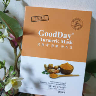 GoodDay Skincare GoodDay 강황 마스크 — 4점을 준 리뷰어가 2019년 5월 올린 사용 사진