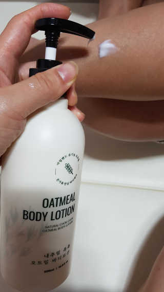 (주)에네스티 내추럴 촉촉  오트밀 바디로션 500ml — 4점을 준 리뷰어가 2020년 1월 올린 사용 사진