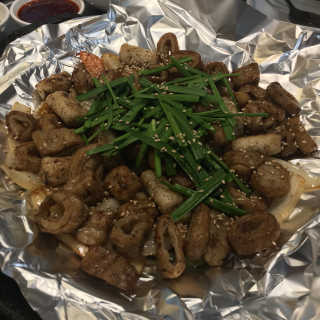 곱창을 요리하는 남자 [곱창을요리하는남자 상수] 곱창or막창 2인분+음료1병 — 3.83점을 준 리뷰어가 2018년 11월 올린 사용 사진
