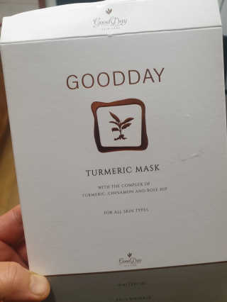 GoodDay Skincare GoodDay 강황 마스크 — 2점을 준 리뷰어가 2020년 2월 올린 사용 사진