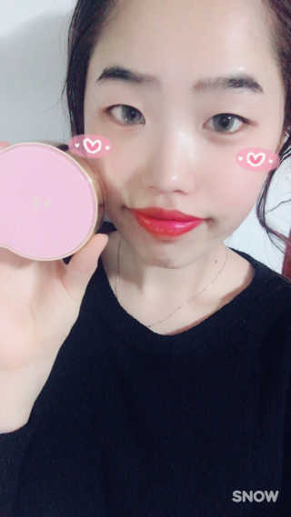 브이티 코스메틱 VT 리얼 콜라겐 팩트 — 3.5점을 준 리뷰어가 2017년 4월 올린 사용 사진
