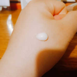 아이소이 불가리안 로즈 인텐시브 리프팅 세럼 20ml 탄력세럼 — 4점을 준 리뷰어가 2018년 5월 올린 사용 사진